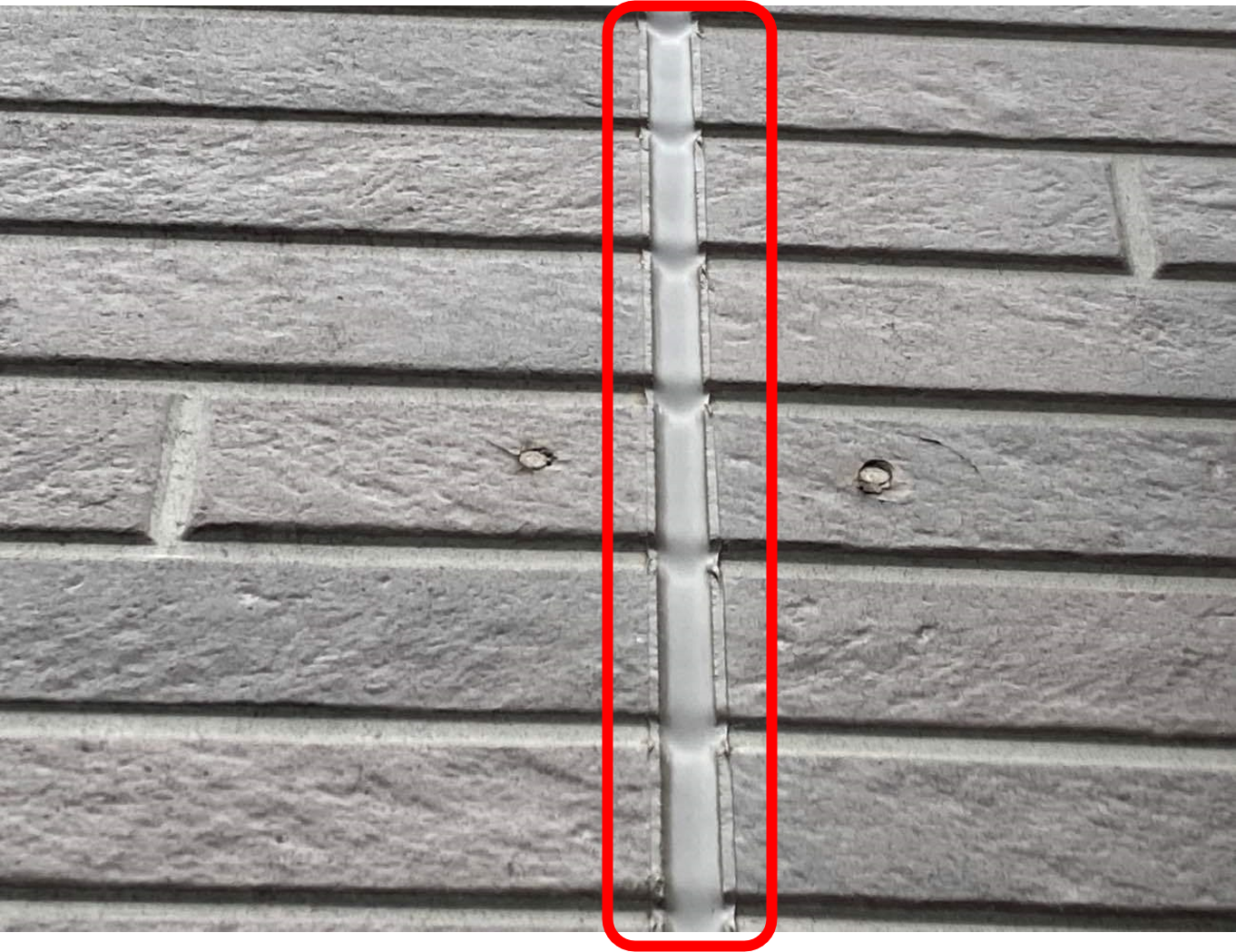 目地の「三面接着」とは：二面接着との違いと適切な対処方法